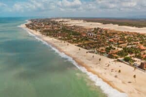 Leia mais sobre o artigo Praia do Cumbuco: Onde o sol, a areia e o kitesurf se encontram